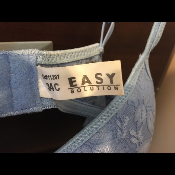 Blue lace bra - Picture 3 of 3